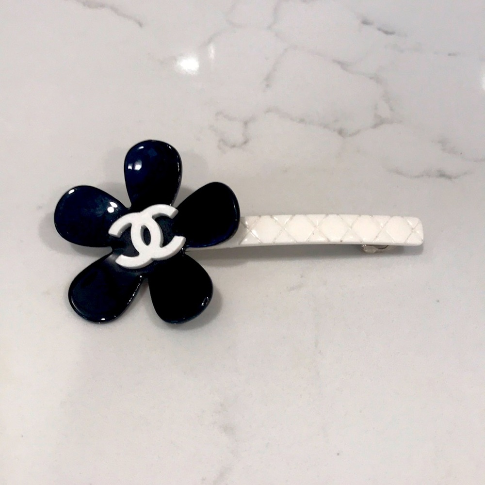 Hair barrette